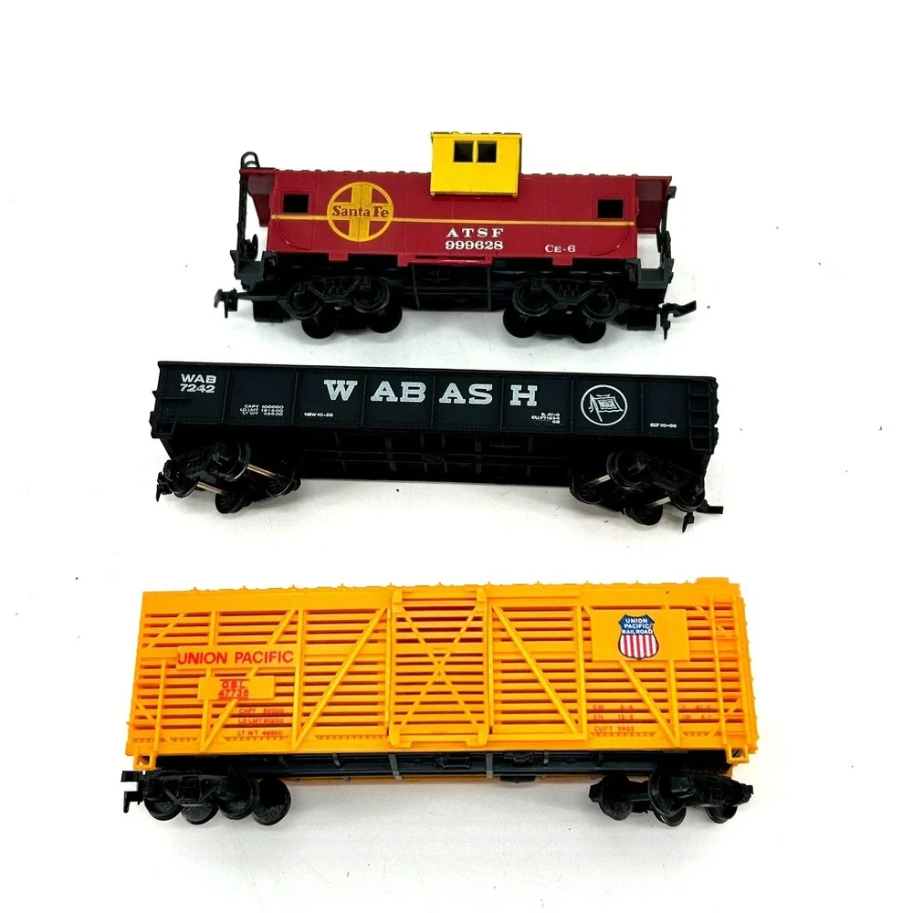 Bachmann HO Scale Silver Flyer Electric Train Set Santa Fe Locomotive 0633 1123